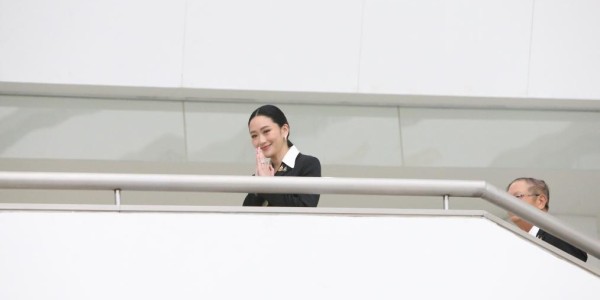 泰国产生新总理，此前一天他信又跑了！