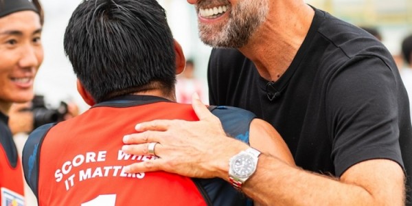 克洛普参加红牛俱乐部大宫松鼠活动，社媒晒照：感谢大家的欢迎