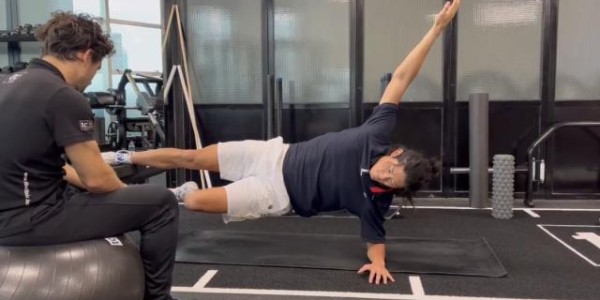 开云-张之臻办婚礼不忘练体能 办完婚礼立马出国冬训